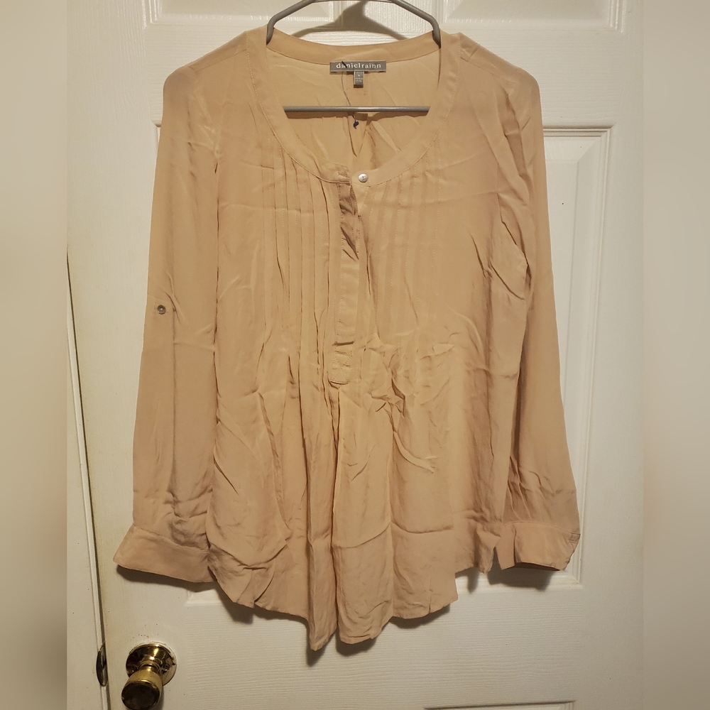 Daniel Rainn Cream Button-Up Blouse